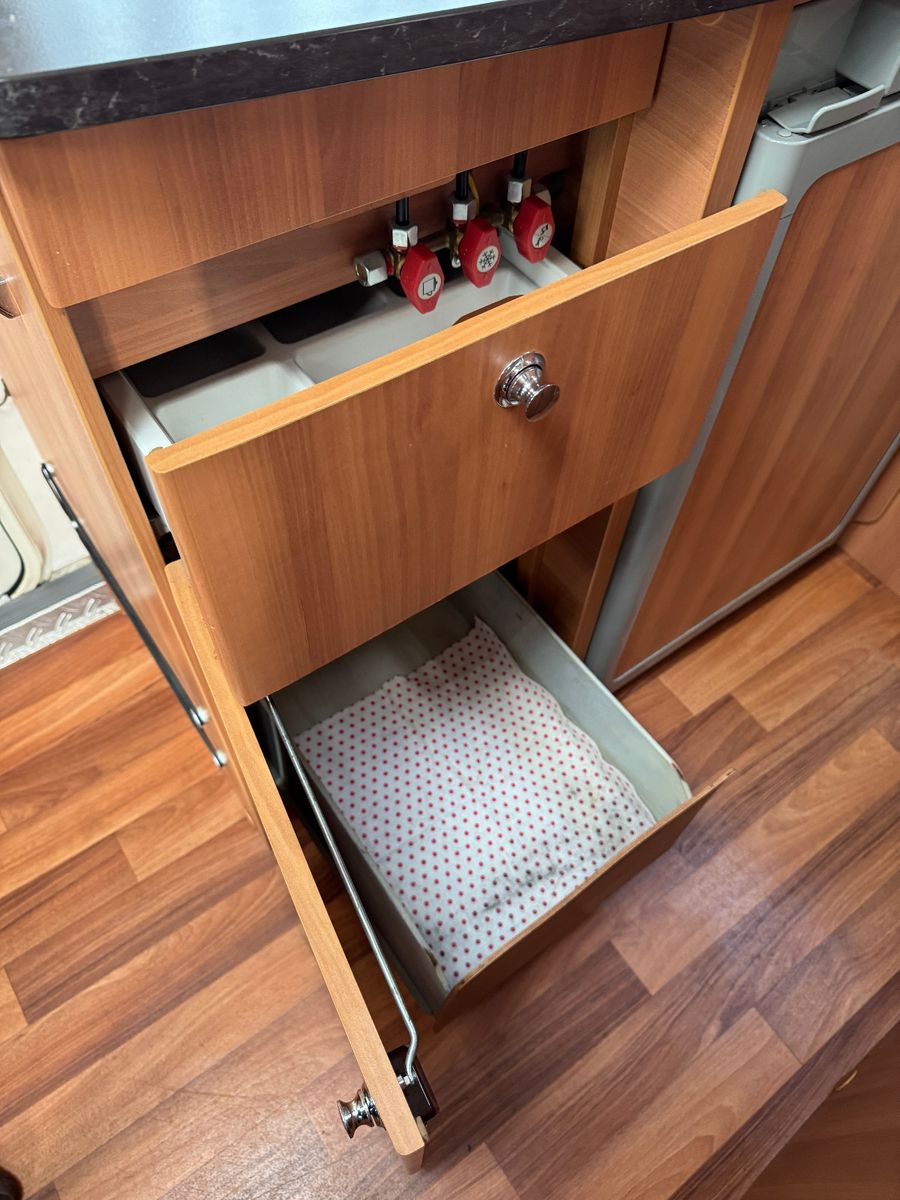 Fahrzeugabbildung HYMER / ERIBA / HYMERCAR Van 512 SILVERLINE FORD TRANSIT SOLAR TV KAMERA