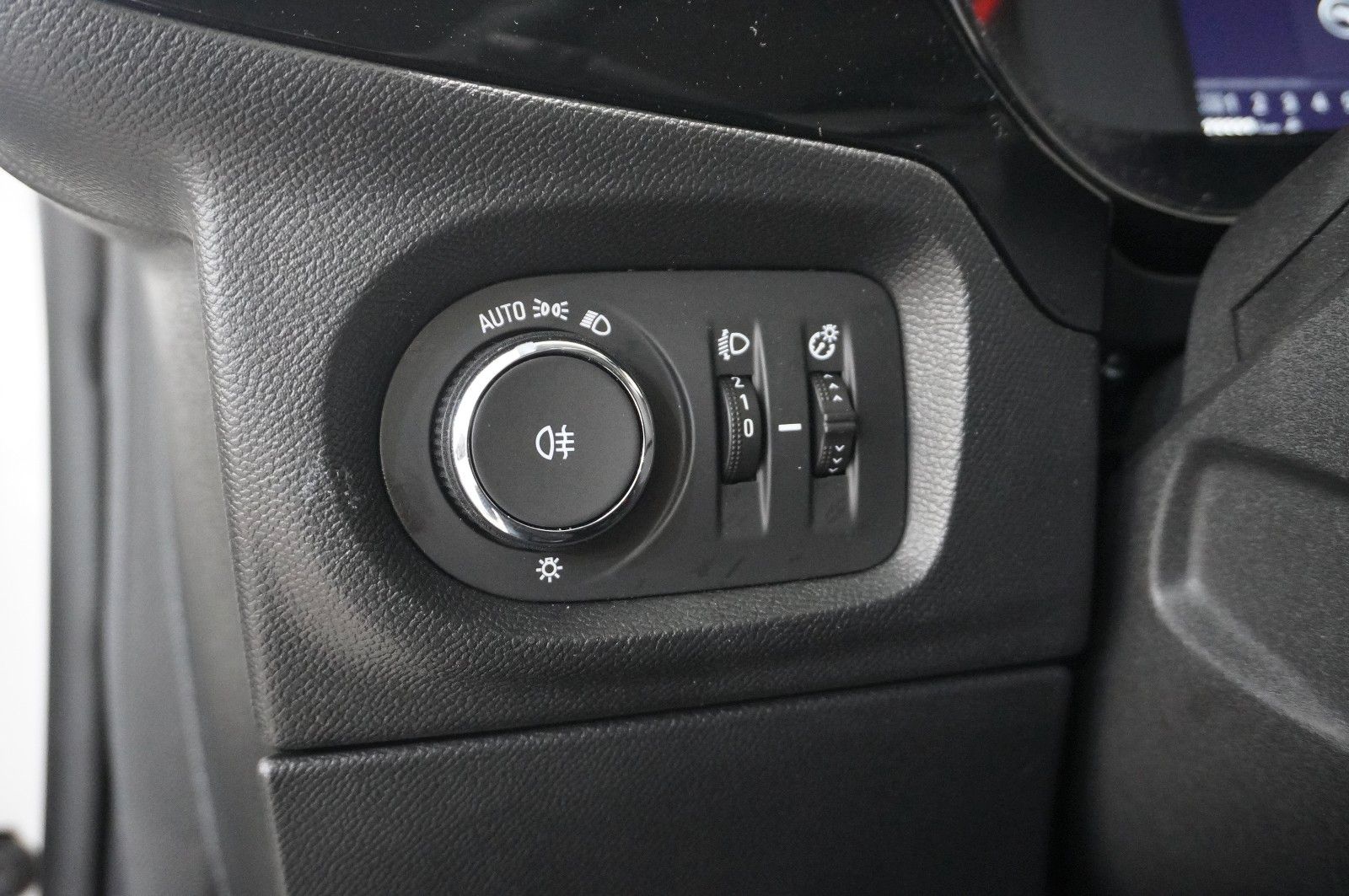 Fahrzeugabbildung Opel Corsa F 1.2T ELEGANCE NAVI/LED/KAMERA/SPORT/DAB+