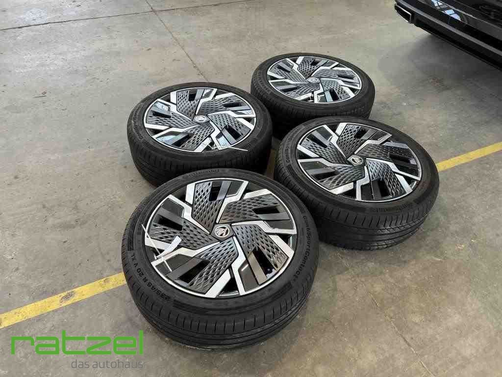 Fahrzeugabbildung SKODA Kodiaq KODIAQ RS TSI 2.0 StandHZG AHK Navi LED M