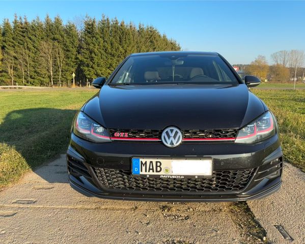 Volkswagen Golf VII GTI Perf. PANO AHK STANDHZG ACC