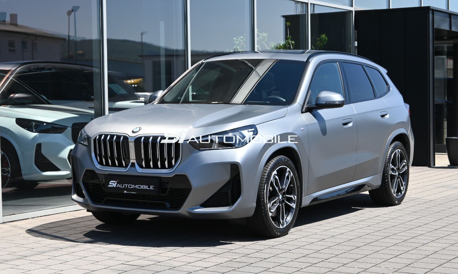 Fahrzeugabbildung BMW X1 xDr23d M SPORT °ACC°AHK°HUD°HK°MEMO°PANO°360°