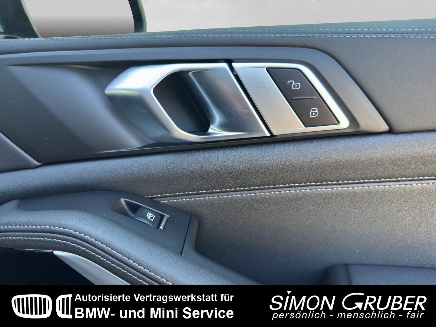 Fahrzeugabbildung BMW X5 xDrive 40d M Sport Pano Stop&GO FondEntertain