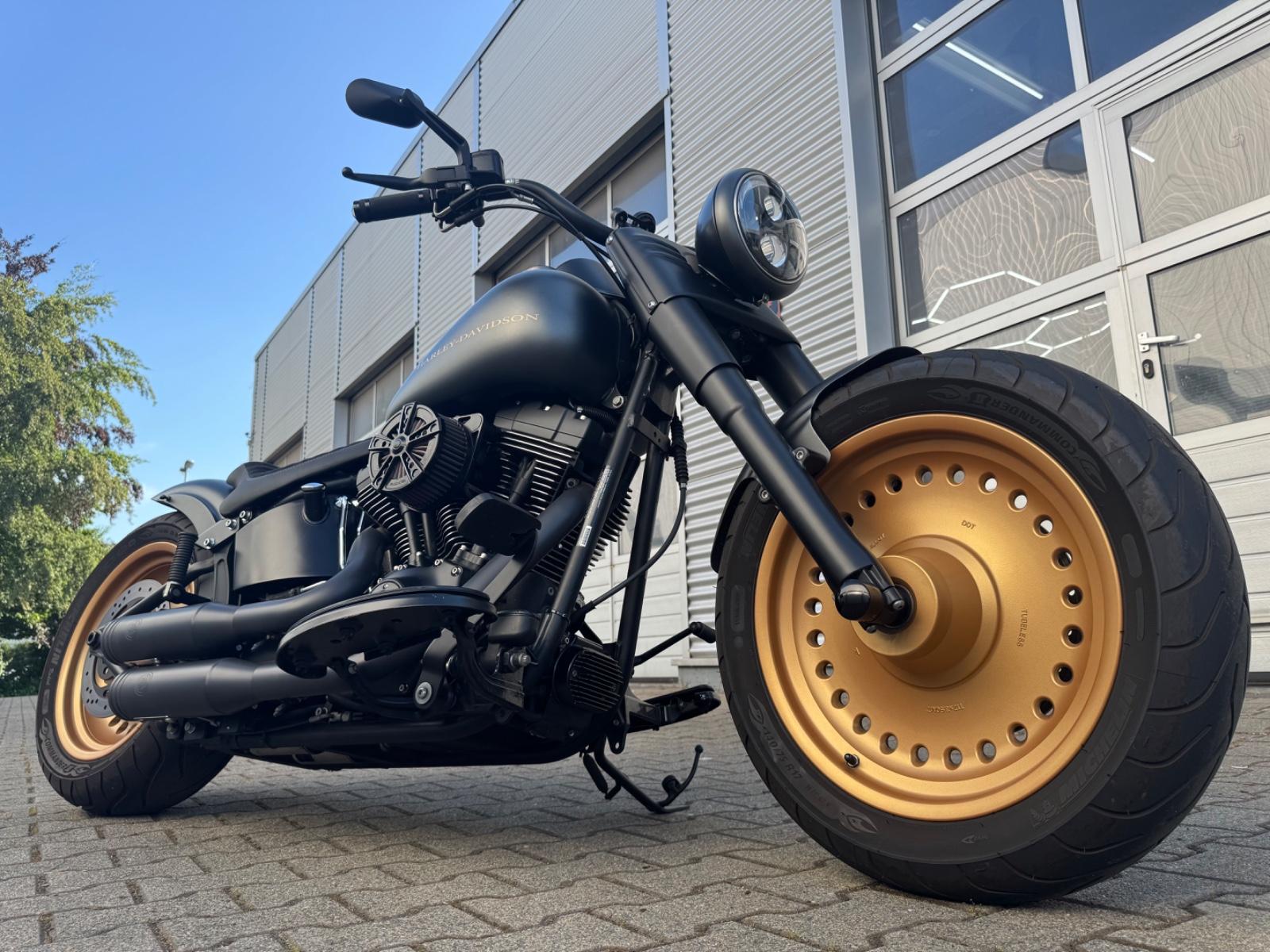 Harley-Davidson FLSTF 103-er Fat Boy Special Bobber Umbau