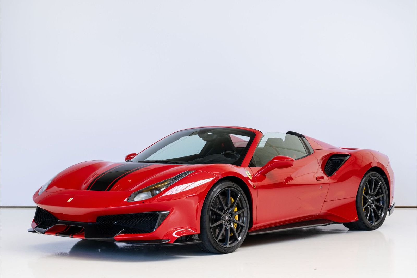 FERRARI 488 Pista