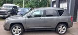 Jeep Compass 2.4 Limited Automatik 4x4 PDC KLIMA SHZ - Jeep Compass mit Benzin-Antrieb: Allradantrieb, Geländewagen, Automatik, 2.4