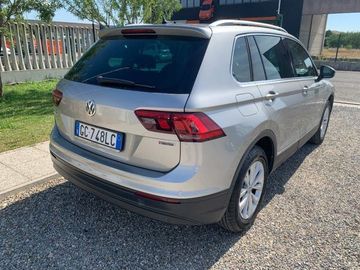 Volkswagen Tiguan - 5