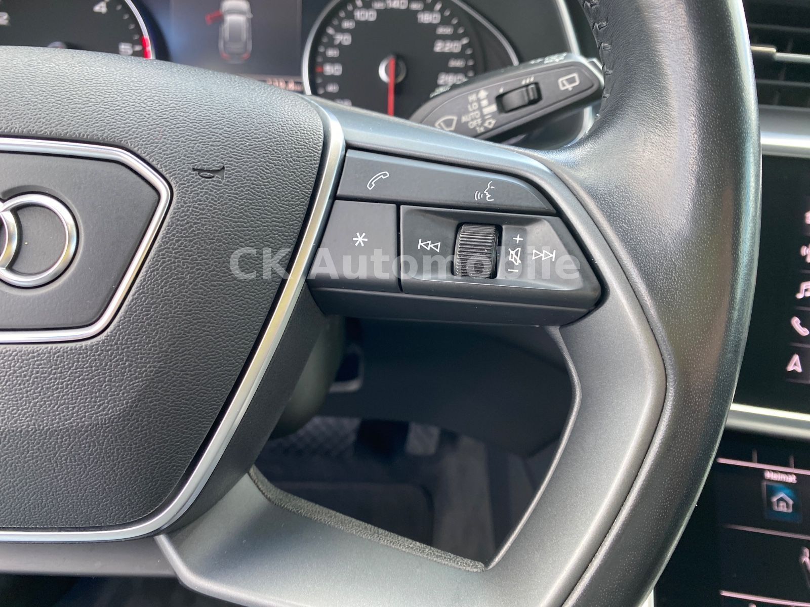 Fahrzeugabbildung Audi A6 Avant 45 TDI Quattro/Navi/Head-Up/LED/Kamera