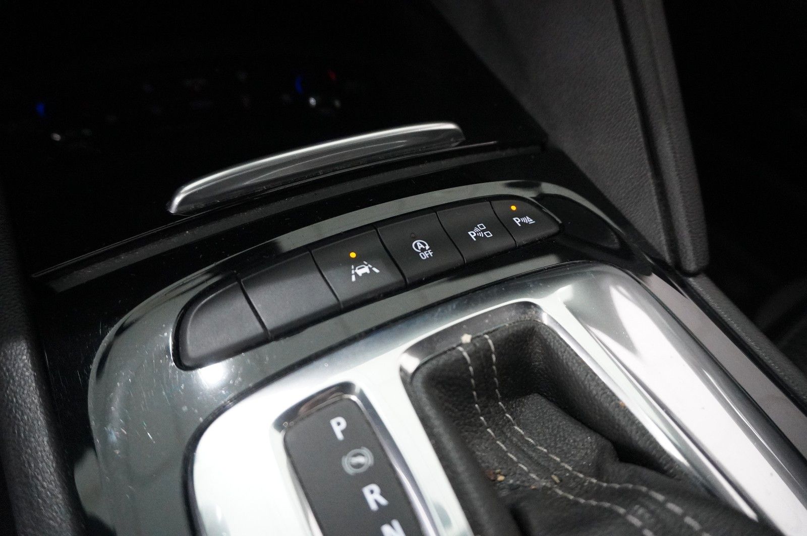 Fahrzeugabbildung Opel Insignia B ST 2.0D ELEGANCE 4X4 NAVI/HUD/BOSE/AH