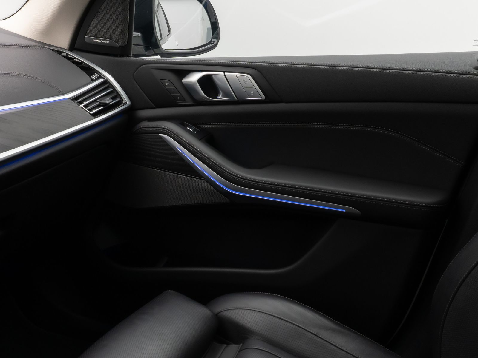 Fahrzeugabbildung BMW X7 xD40d  Panorama Kamera HUD DAB H/K SoftCl AHK