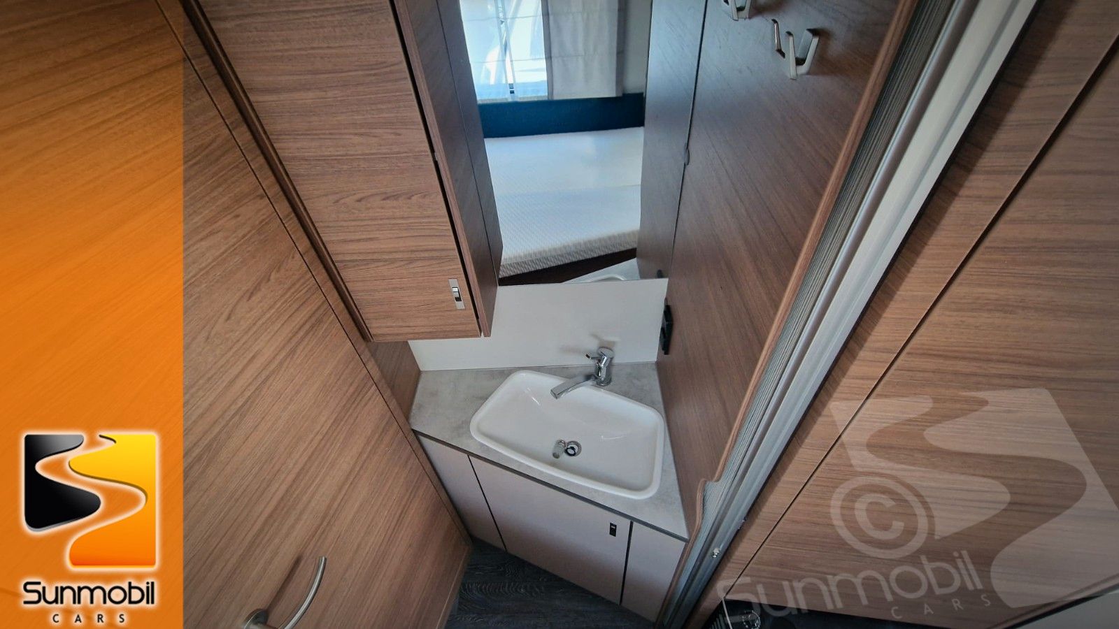 Fahrzeugabbildung Knaus Sport 540 FDK 1.800kg 3fach-Stockbett Plus-Paket