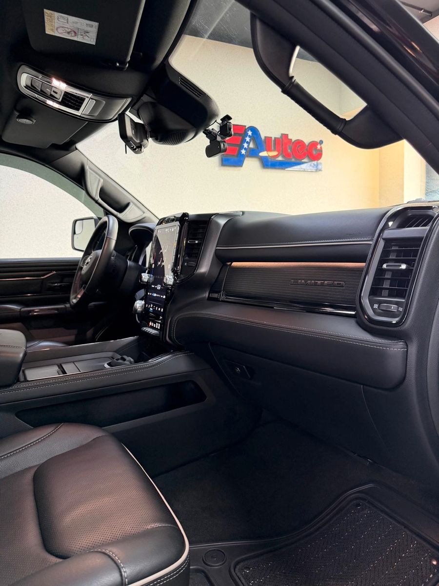 Fahrzeugabbildung Dodge LIMITED NIGHT ED. HEAD UP-LIFT-TAILGATE-PRINS