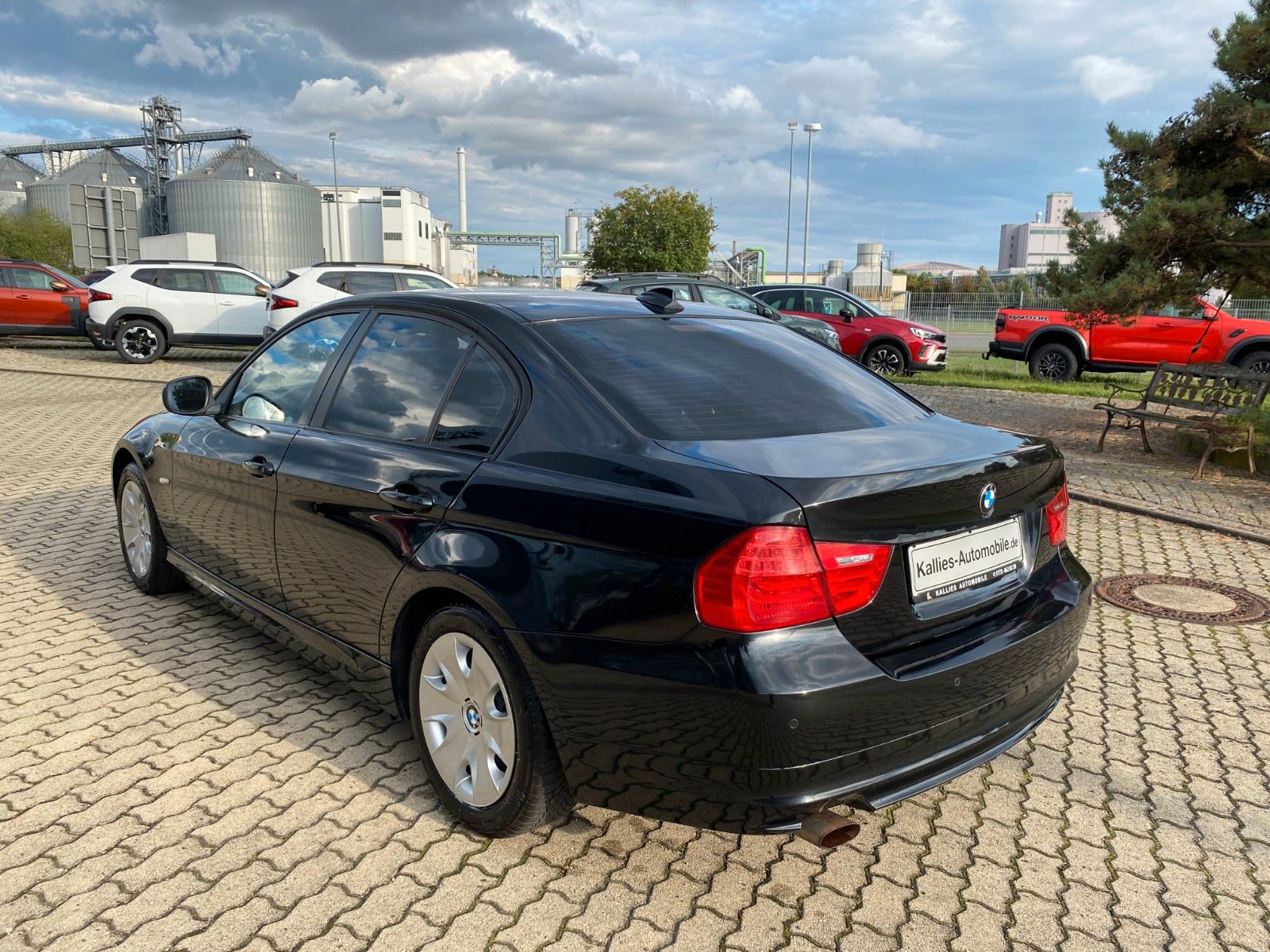 Fahrzeugabbildung BMW 318 Baureihe 3 Lim. 318i