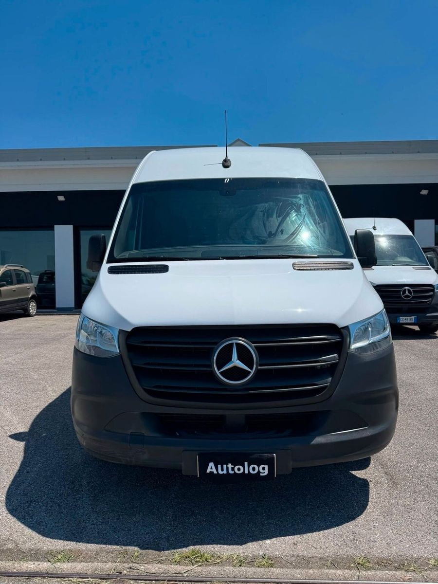 MERCEDES-BENZ Mercedes-benz Sprinter F37/33 311 CDI RWD TA Fur