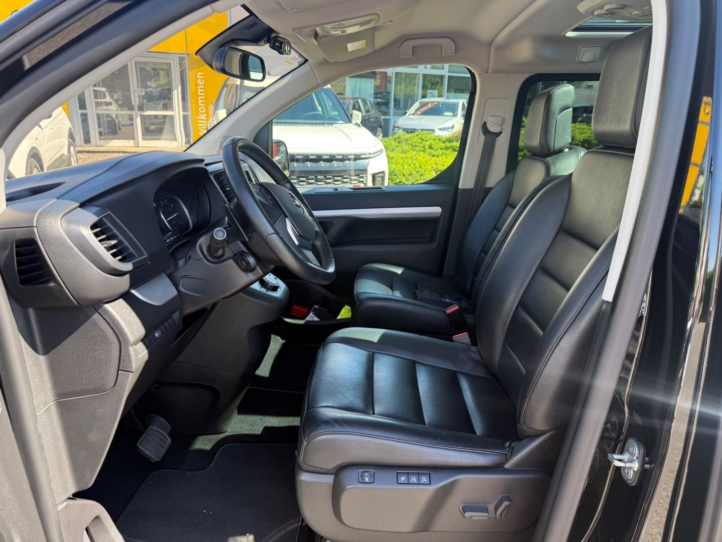 Fahrzeugabbildung Opel Zafira Life Elegance M 2.0 8-Sitzer+Pano+AHK