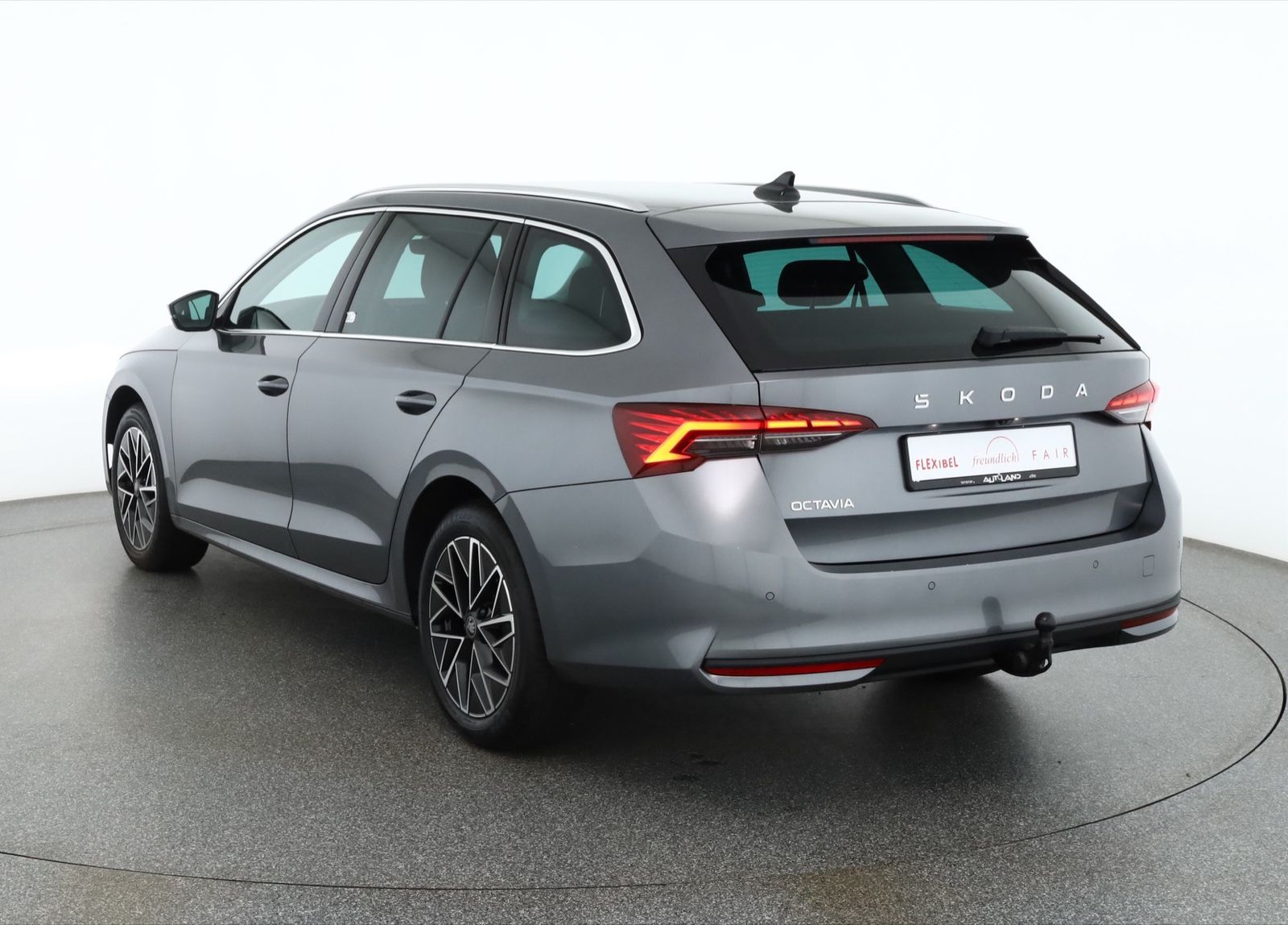 Skoda Octavia Combi 2.0 TDI DSG LED ACC Navi Kamera imagem 3