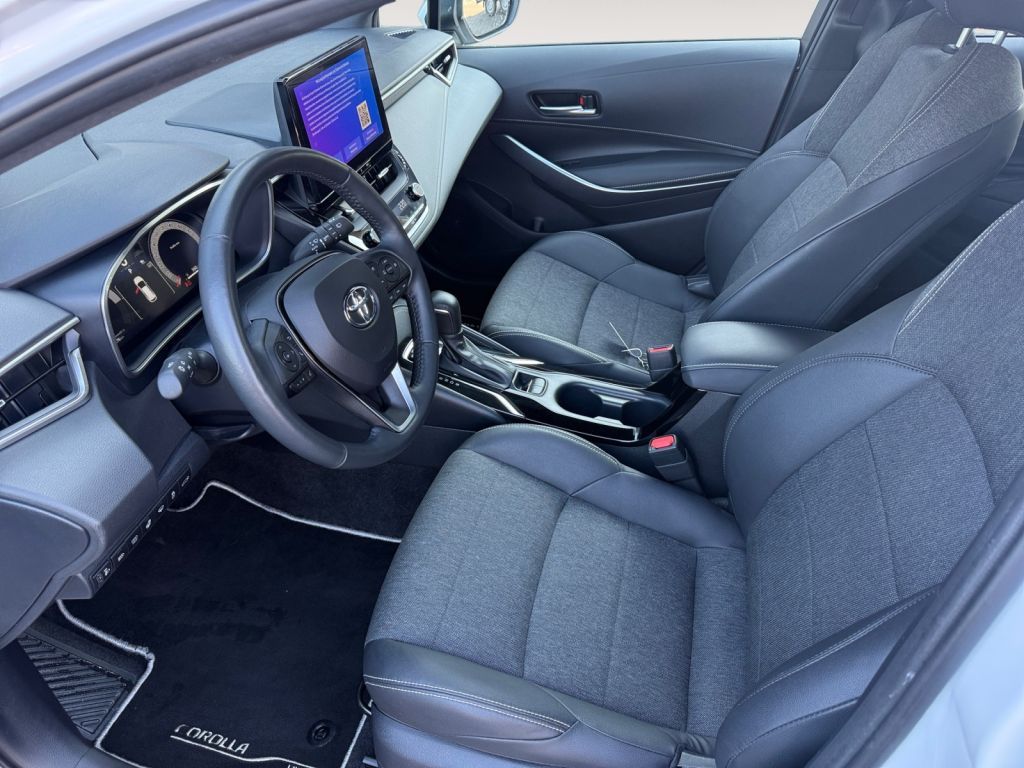 Fahrzeugabbildung Toyota Corolla 1.8 Hybrid Touring Sports Team Deutschla