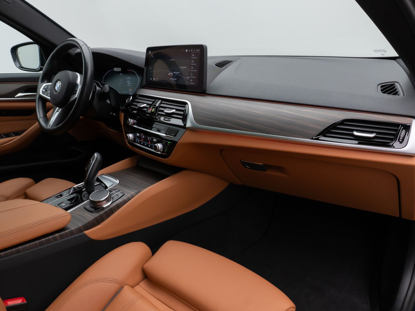 Fahrzeugabbildung BMW 530d M Sport Panorama 360°Laser HUD HiFi SoftCL