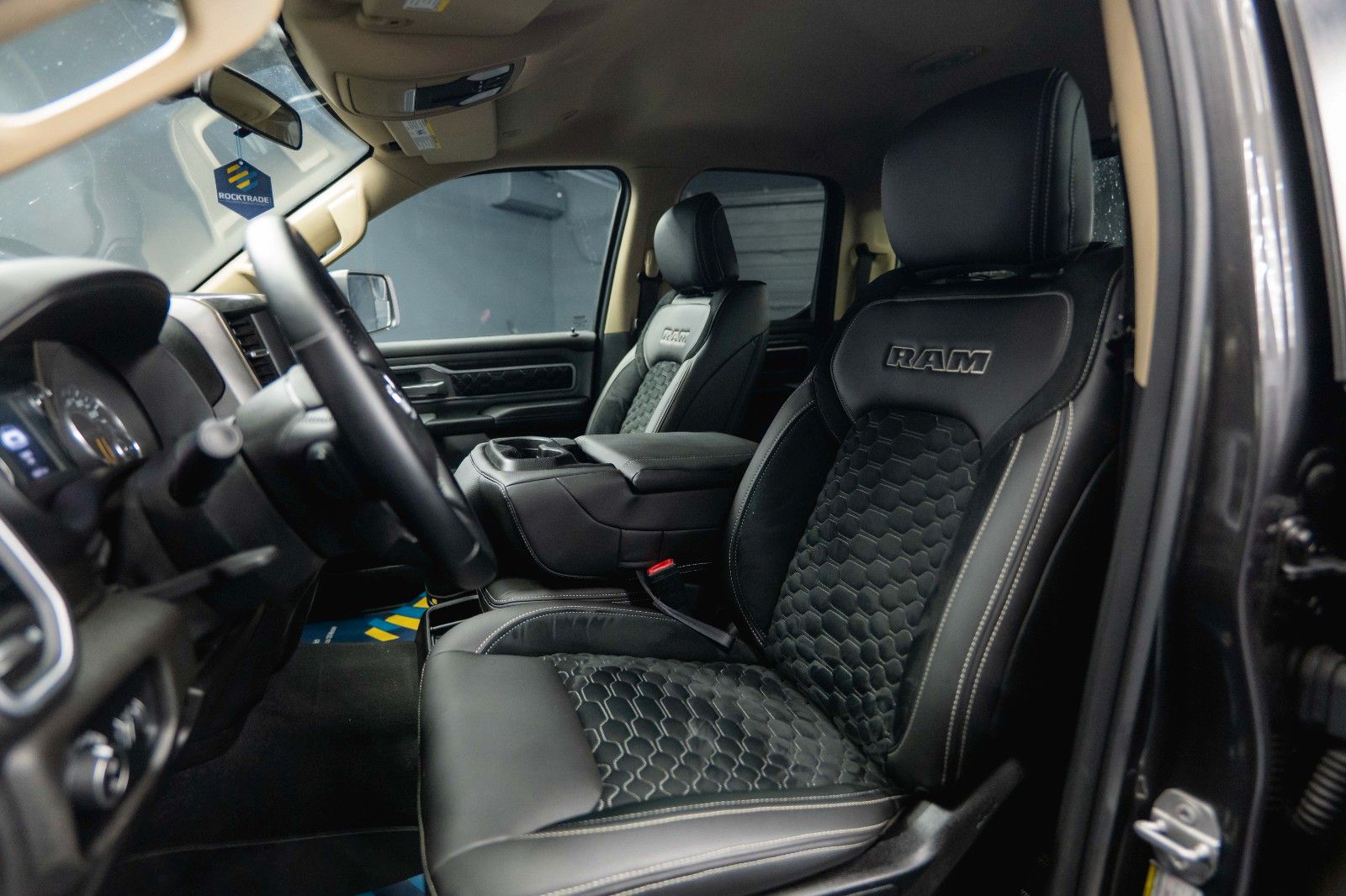 Fahrzeugabbildung Dodge RAM 5.7 V8 HEMI 4x4 OFFROAD LONGBED Limited LED