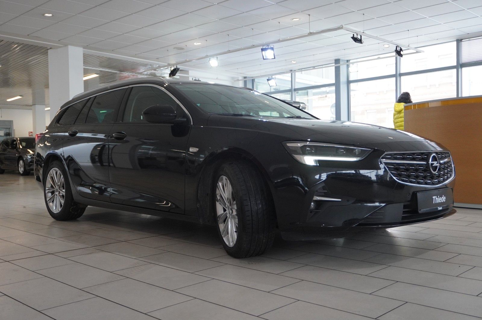 Fahrzeugabbildung Opel Insignia B ST 2.0D ELEGANCE NAVI/LED/KAMERA/DAB+