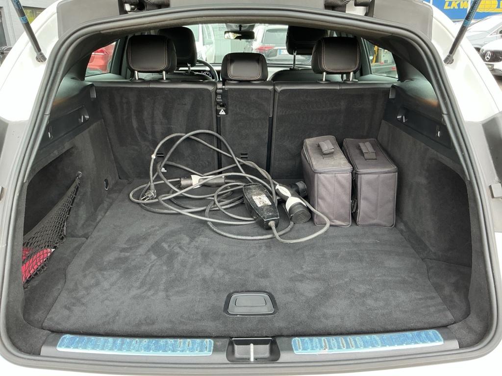 Mercedes-Benz EQC 400 4M MULTI KAMERA SPUR STANDH SHZ