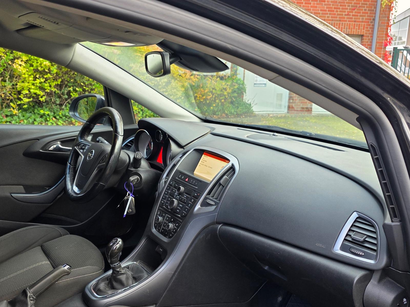 Opel Astra 2015 — photo 15