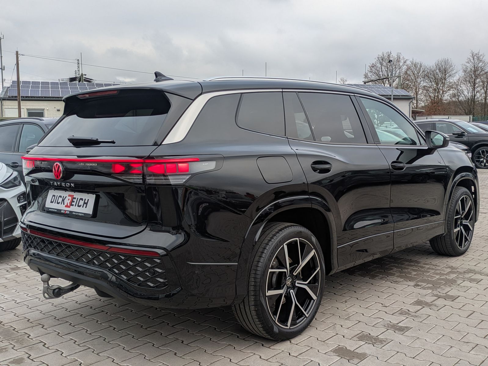 Fahrzeugabbildung Volkswagen Tayron 2.0 TDI 4M R-Line 7Si*MATRIX*AHK*PANO*HUD