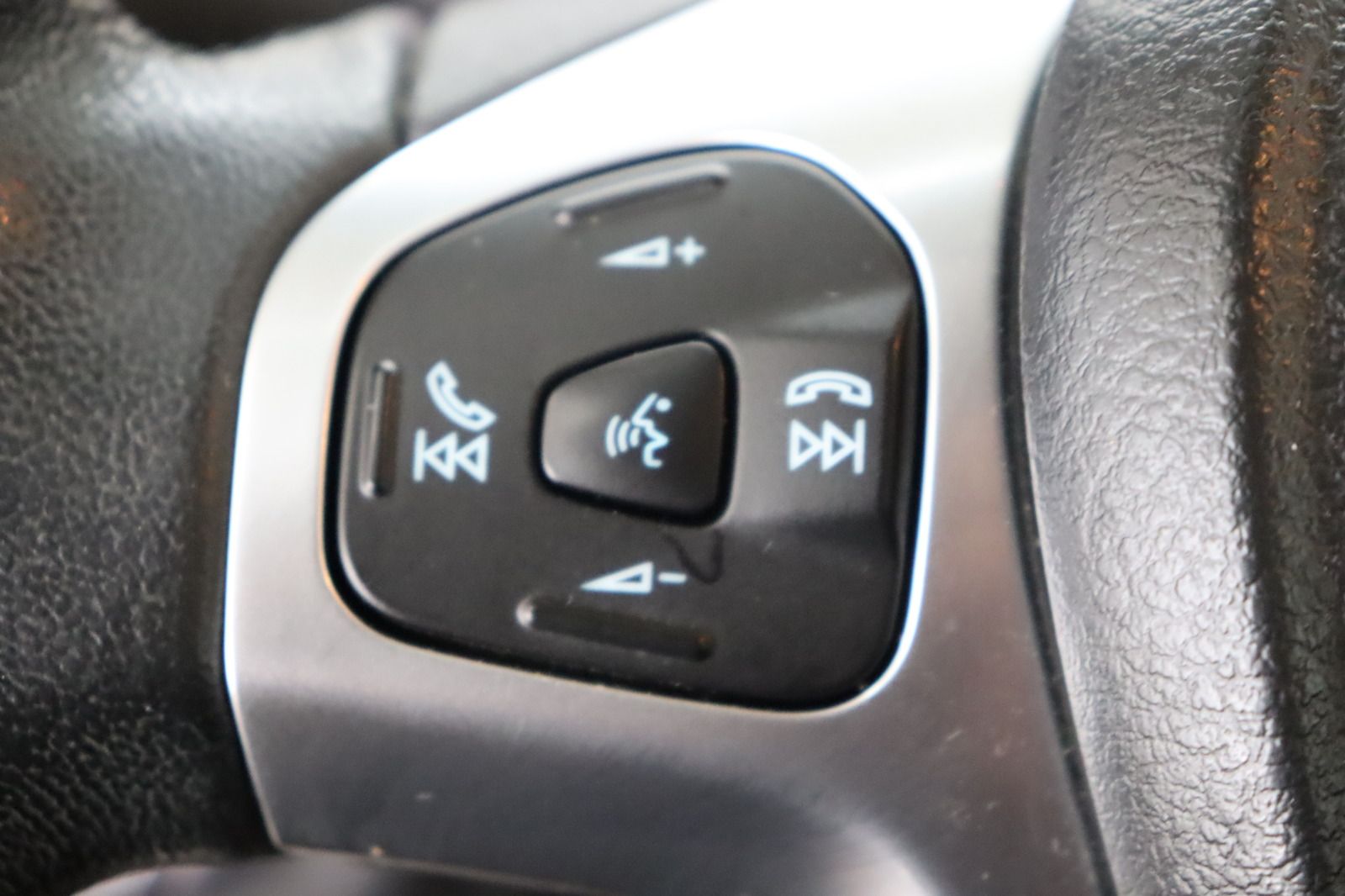 Fahrzeugabbildung Ford B-Max SYNC Edition * Navi * SHZ * PDC