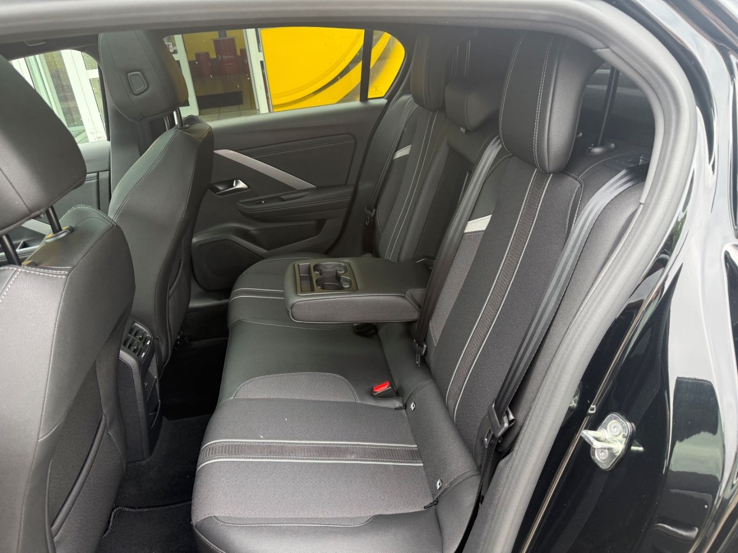 Fahrzeugabbildung Opel Astra L Ultimate Paket SHZ+LHZ+HUD+Kamera+Pano