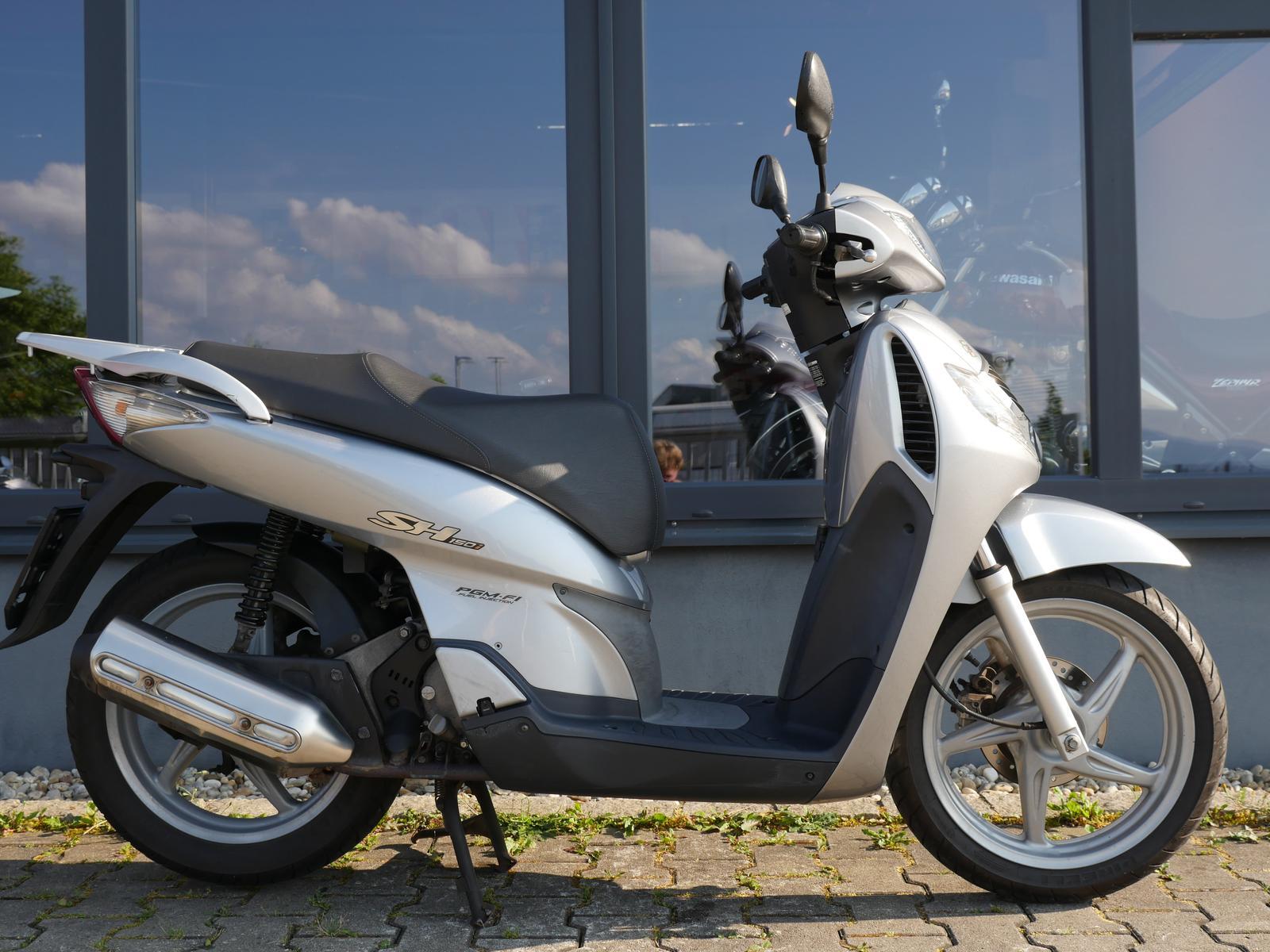 Honda SH 150 - 2007 - 1. Hand