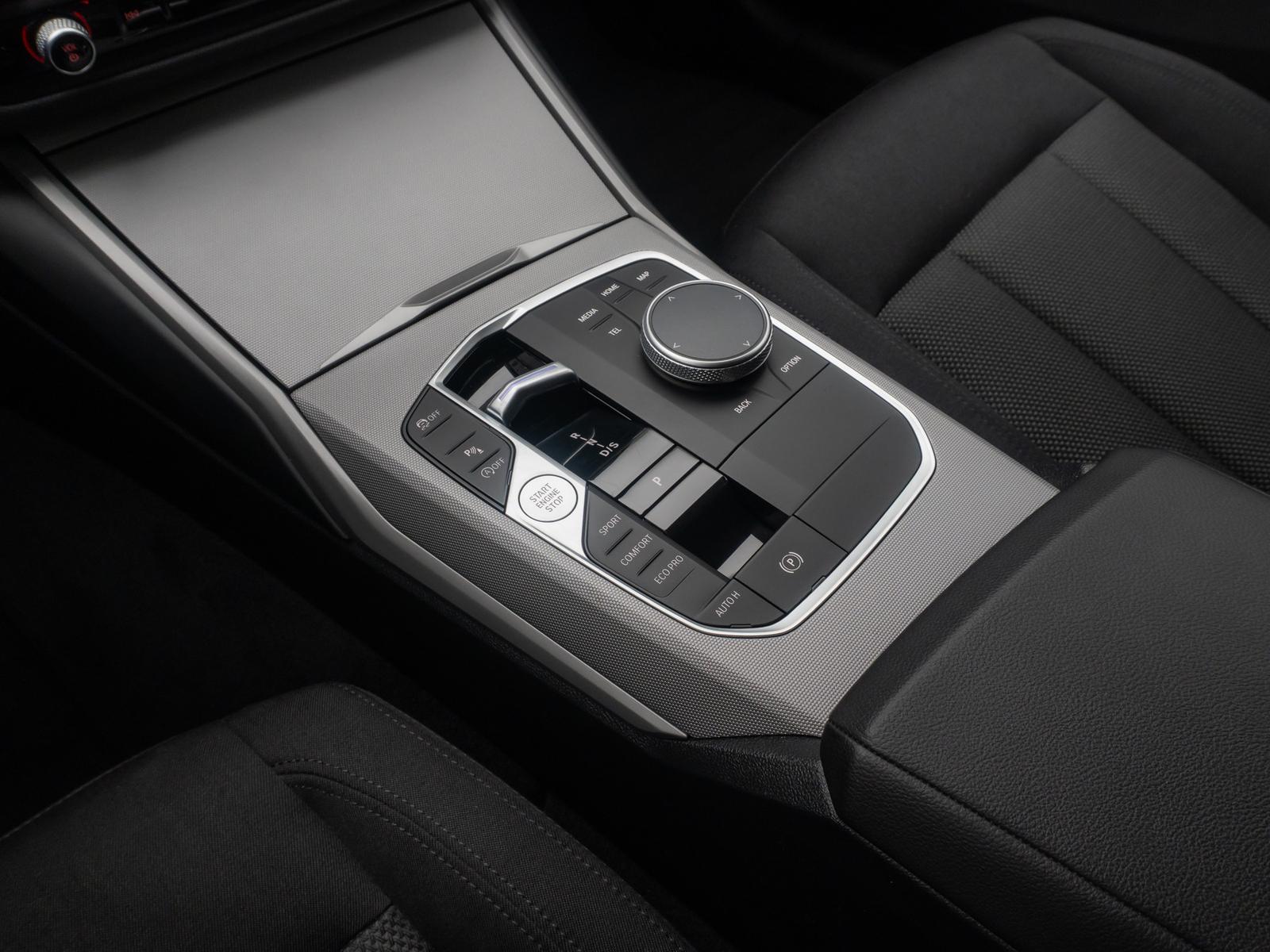 BMW 318 i GeschwindigR DAB PDC Widscreen CockpitPlus, миниатюра 30