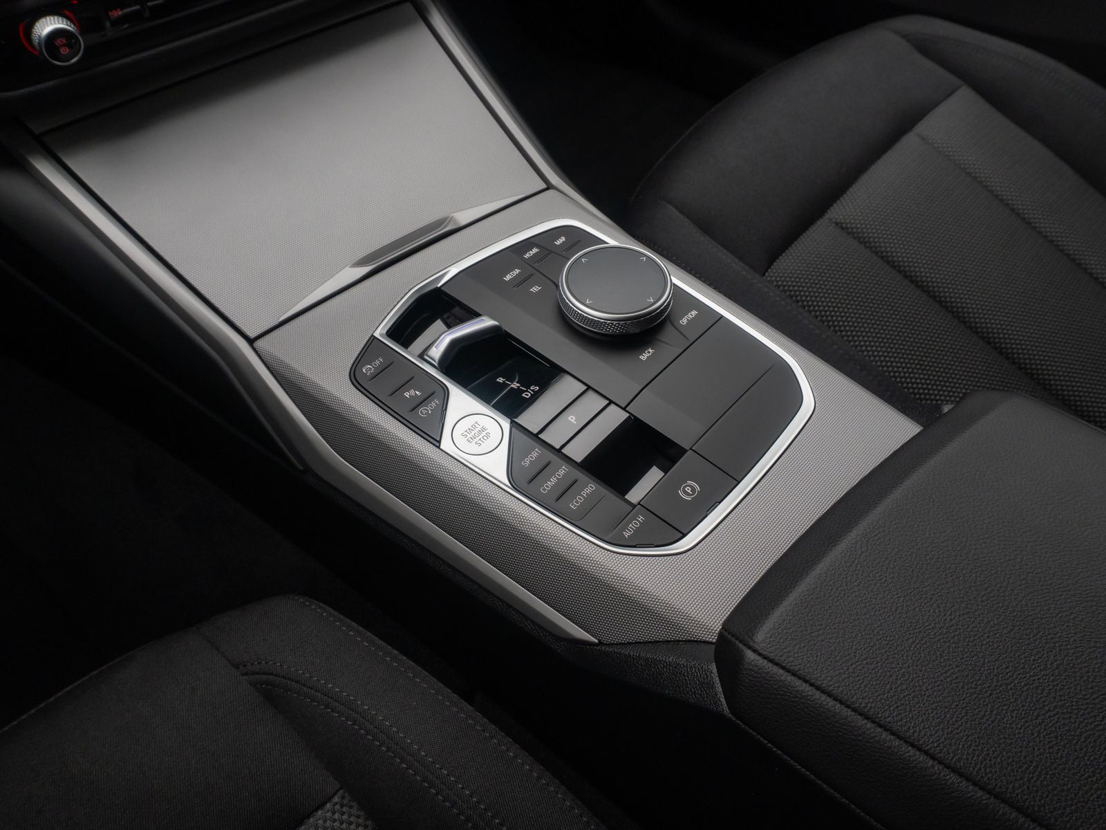 Fahrzeugabbildung BMW 318i GeschwindigR DAB PDC Widscreen CockpitPlus