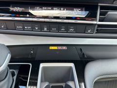 TOYOTA Sienna Hybrid XLE 7-Sitzer