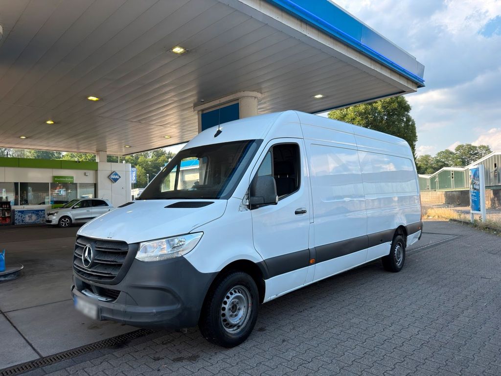 Image of Mercedes-Benz Sprinter