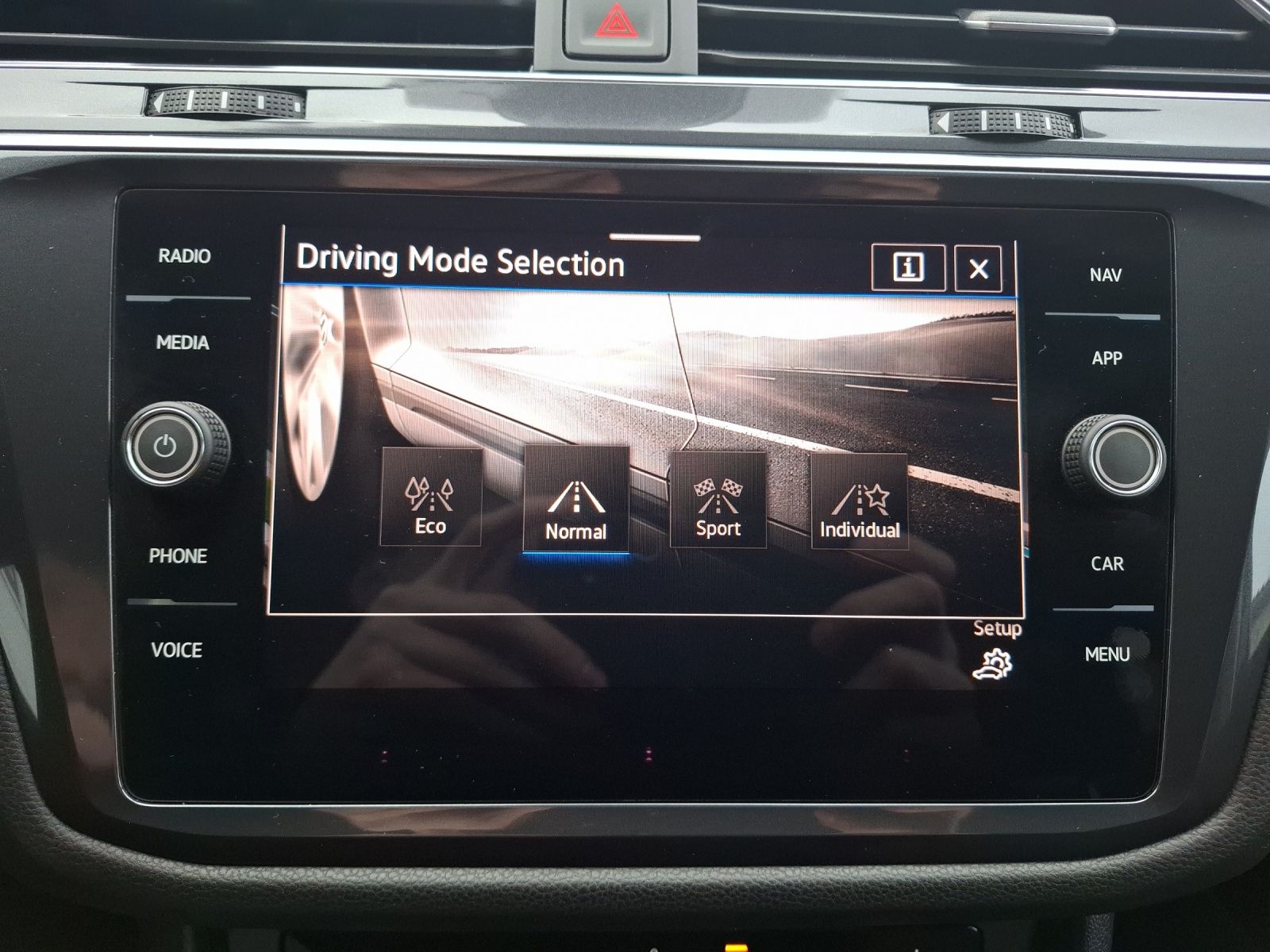 Fahrzeugabbildung Volkswagen Tiguan Allspace TDI Elegance DSG 4M Matrix Navi