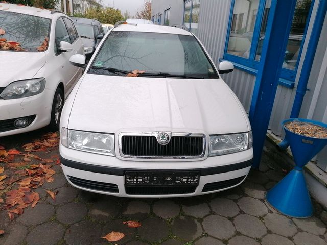 Skoda Combi Tour.Klima.TÜ 10.25.1Hand.guter Zustand