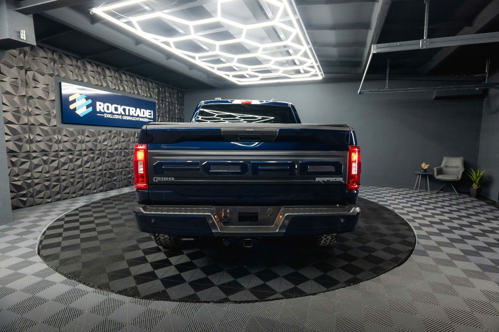 Fahrzeugabbildung Ford F150 5.0L V8 4x4 Offroad SuperCrew RAPTOR 19%