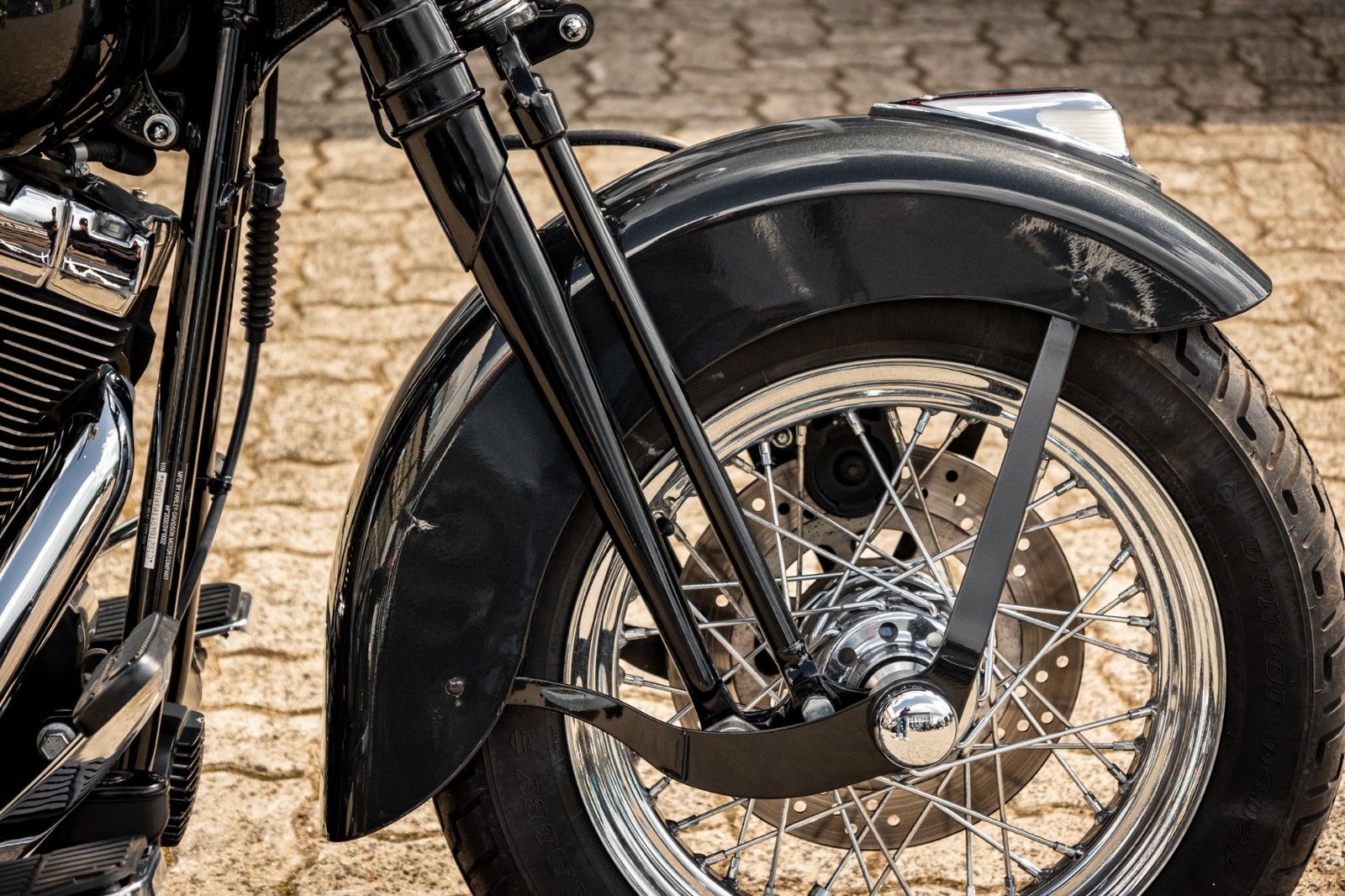 Fahrzeugabbildung Harley-Davidson FLSTSCI Springer Classic - Vance & Hines -