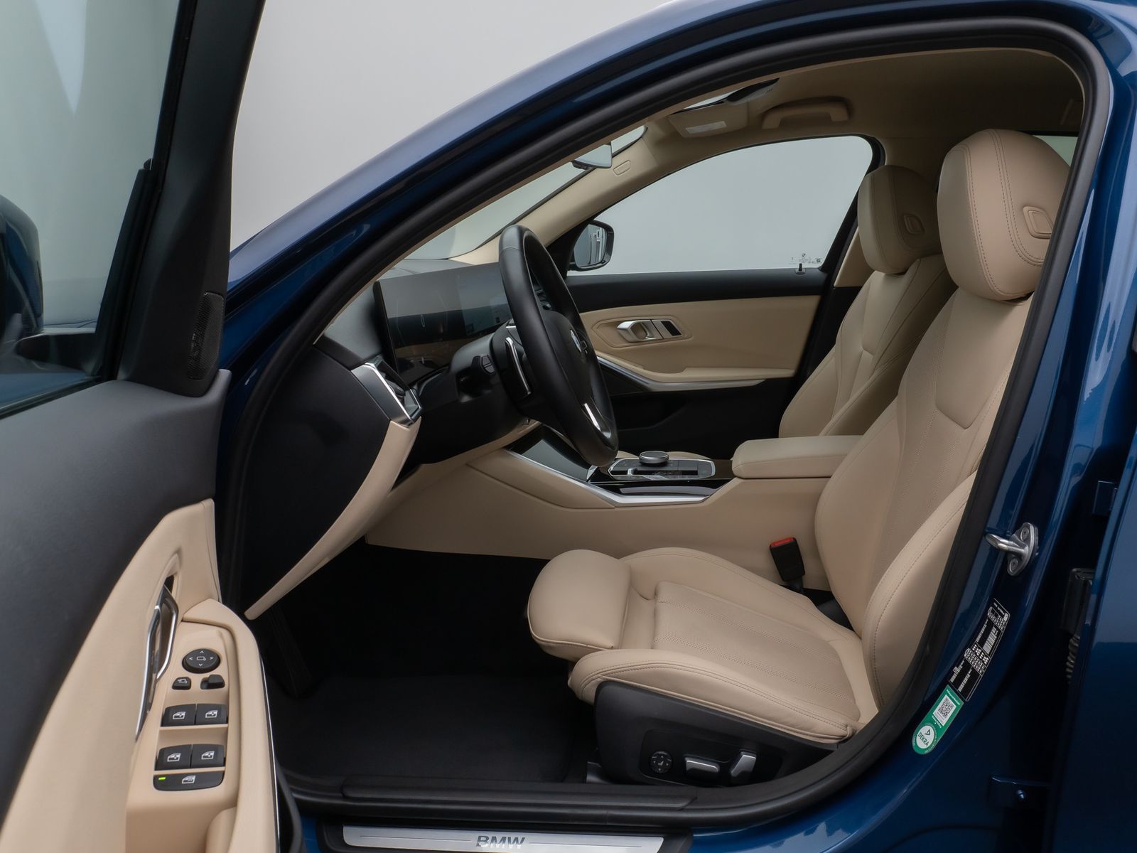 Fahrzeugabbildung BMW 320i Kamera HUD DAB H/K ACC Komfort Alarm Sport
