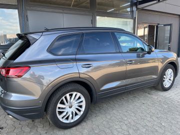 Volkswagen Touareg - 4