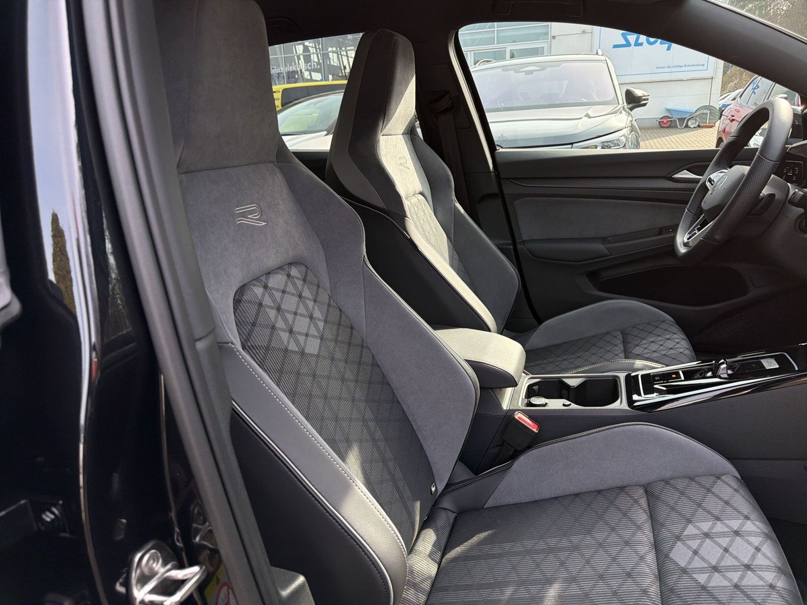 Golf R-Line TSi DSG Navi AZV Kamera ACC LED R-Li