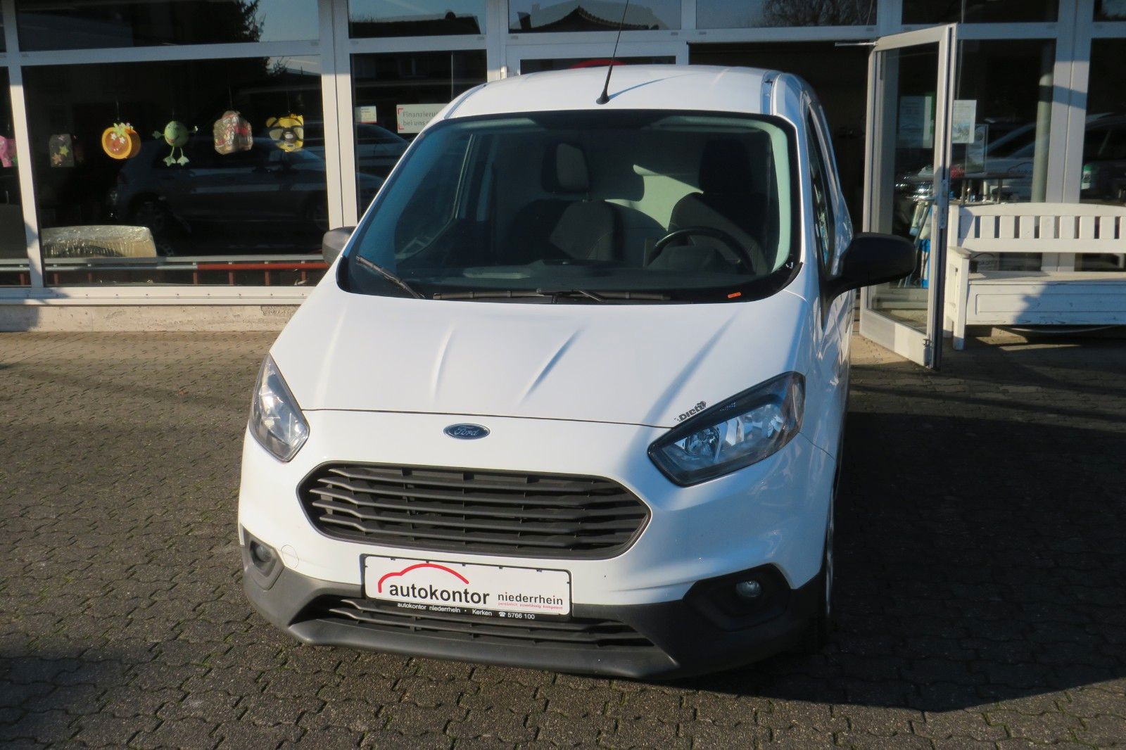 Fahrzeugabbildung Ford Transit Courier Trend KASTEN KLIMA FLÜGEL 1.HD