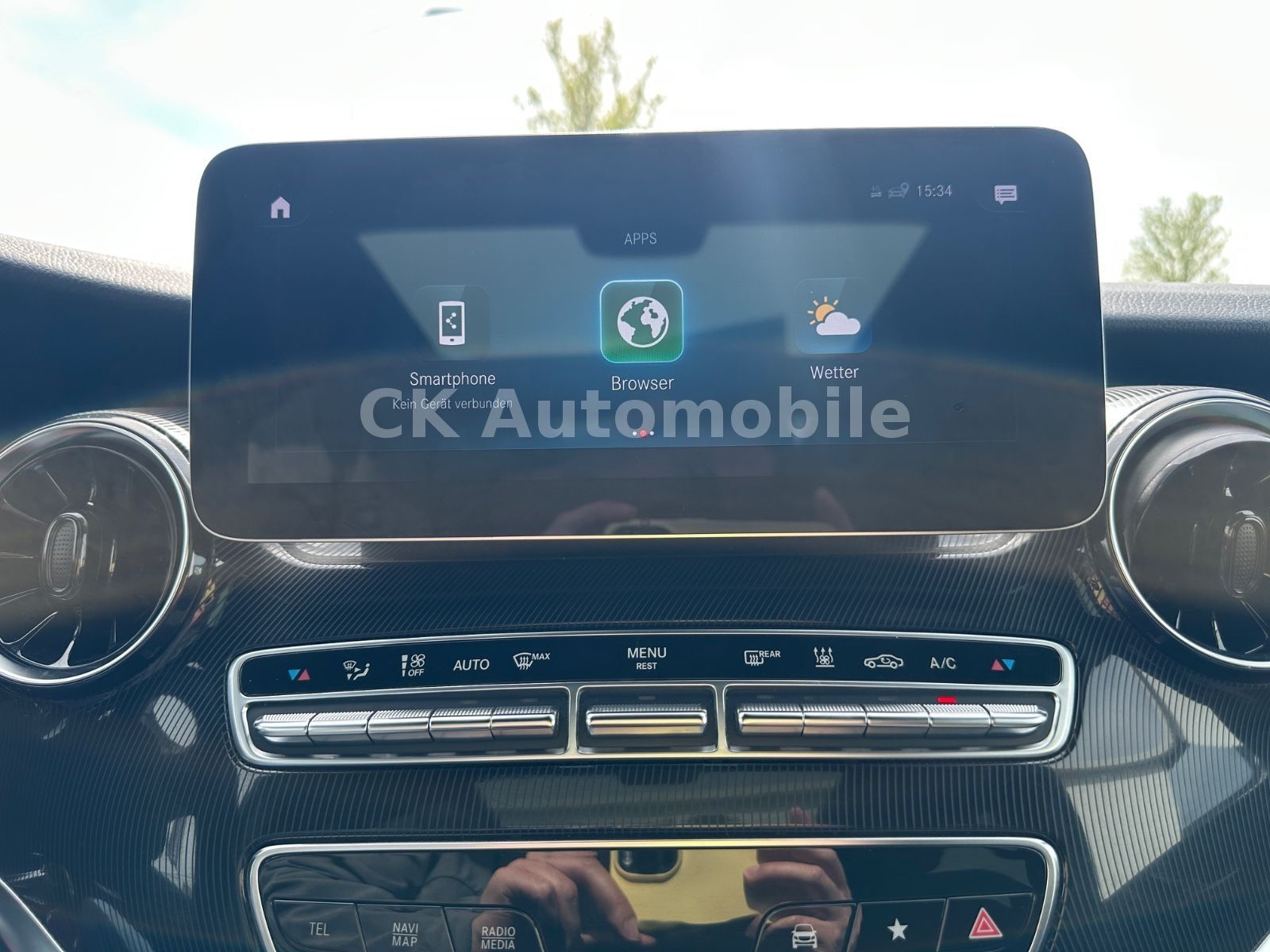 Fahrzeugabbildung Mercedes-Benz V300d EDITION 4Matic AMG-Line/7 Sitze/Pano/LED