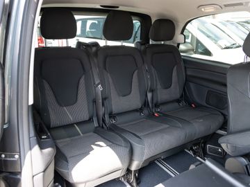 Mercedes V 220 - 6