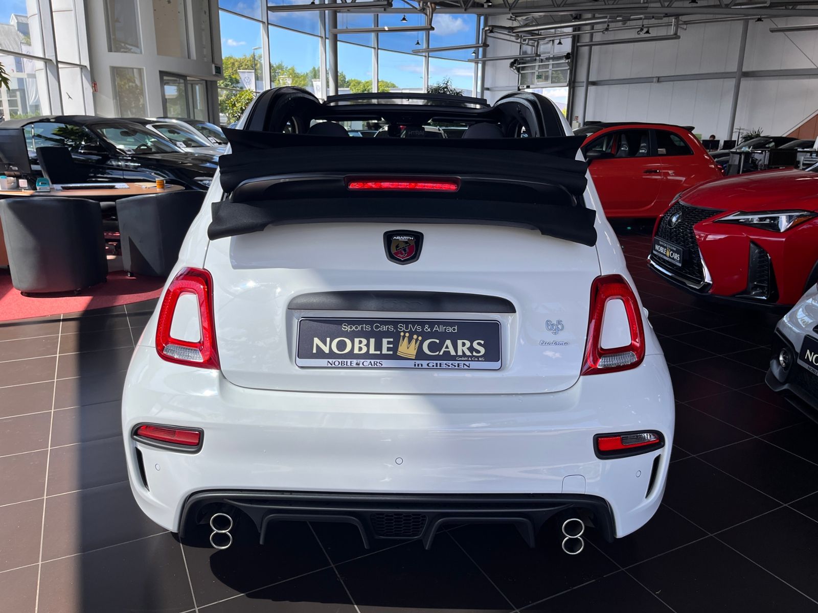 Fahrzeugabbildung Abarth 695C Turismo  LEDER NAV DAB PDC
