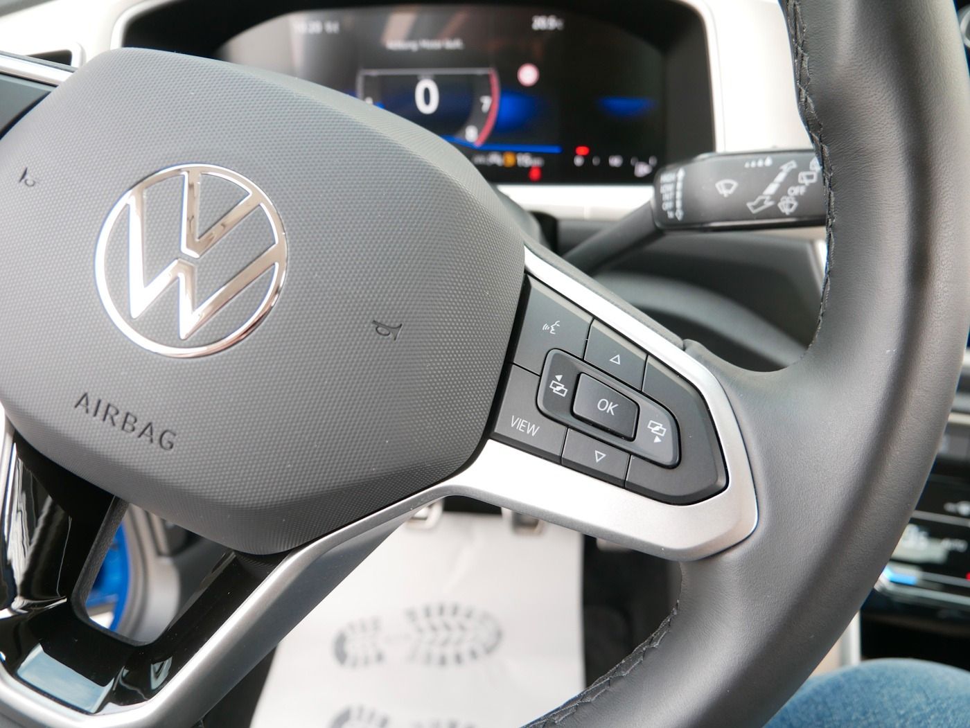 Fahrzeugabbildung Volkswagen T-Roc 1.0 TSI Move NEU35T LED NAVI SHZ ParkAssis