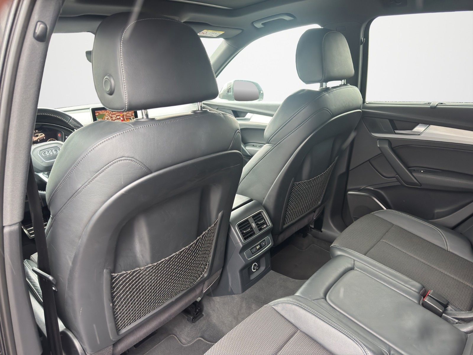 Fahrzeugabbildung Audi Q5 2.0TFSI QUAT S LINE PANO MEMORY AHK 360° LED