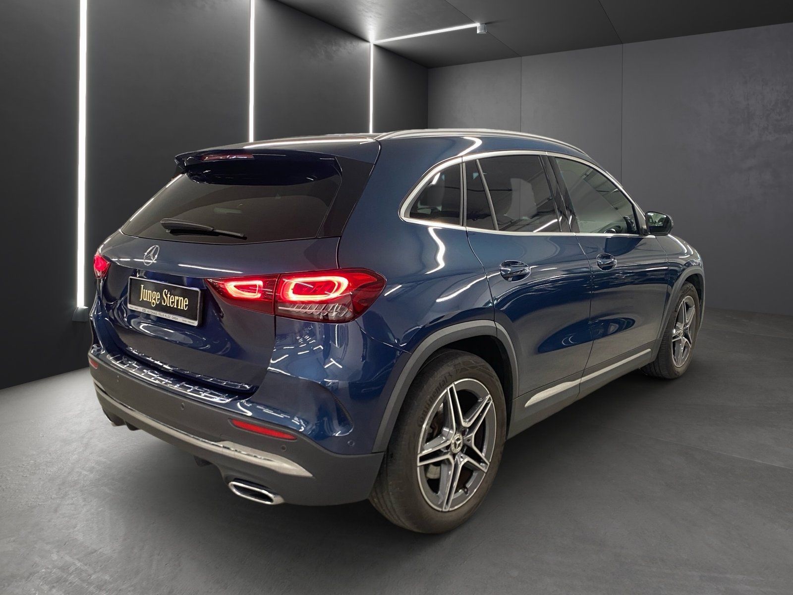 Fahrzeugabbildung Mercedes-Benz GLA 250 4M AMG*AHK*Pano*Totwinkel*Kam*Easy-Pack*