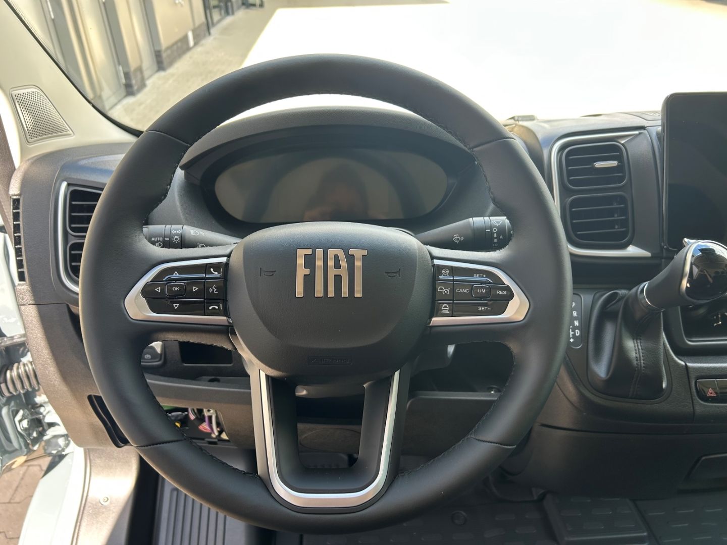 Fahrzeugabbildung Fiat Ducato H2 Kastenwagen 35 L3H2 180 Multijet 10 Zo