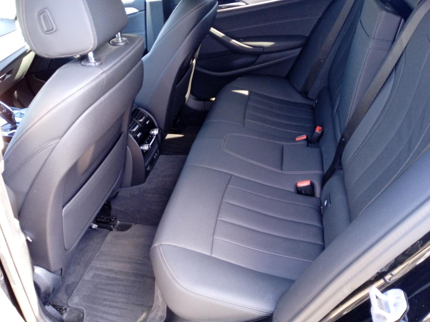 BMW 530 d xDrive Tour+HUD+KAMERA+ACC+AHK+LENKRADHZG+