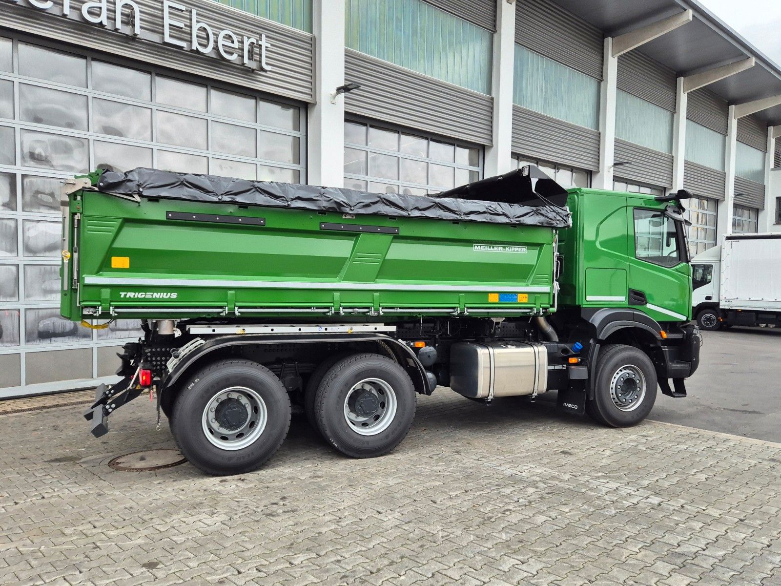 Fahrzeugabbildung Iveco AT300X54Z HR OFF Bordmatik AHK Intarder